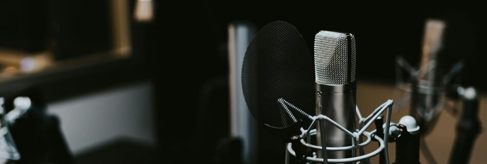 Studio Microphones Unveiled: Features, Buying Tips, and Top Picks