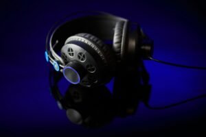 Studio Headphones: A Comprehensive Guide to Features, Buying Tips, and Best-Sellers