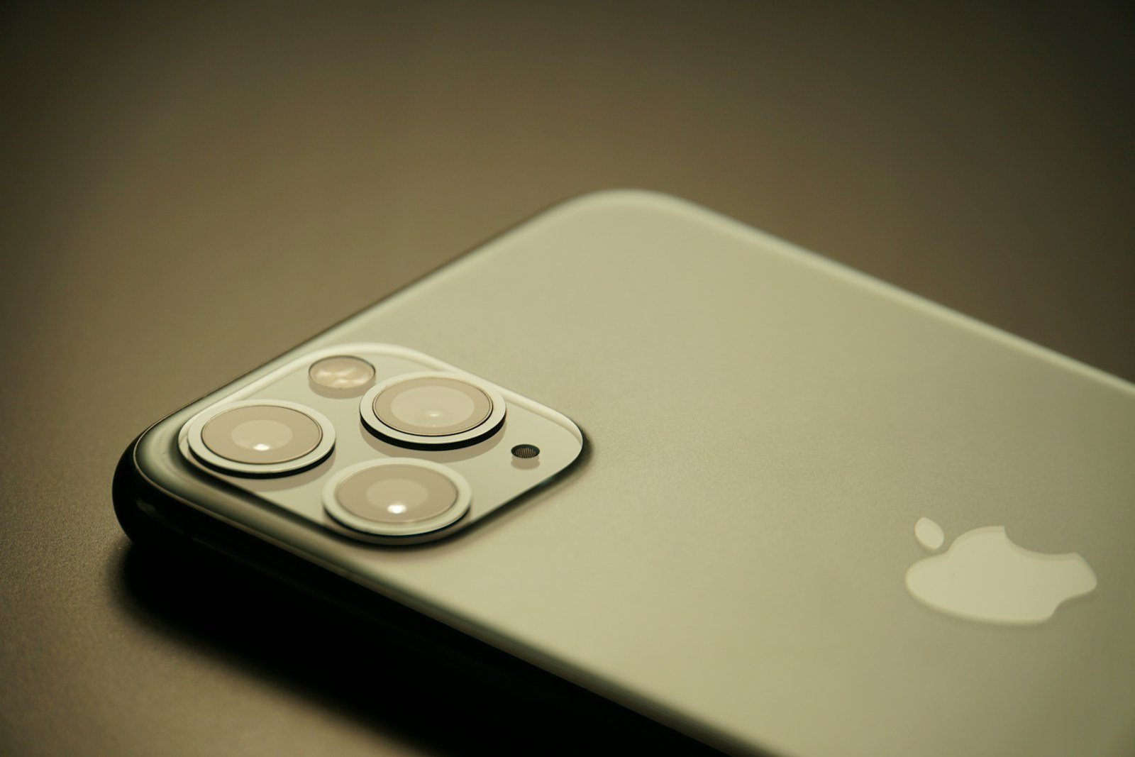 iPhone 16 Series Buying Guide: Compare & Choose the Best Apple Experience